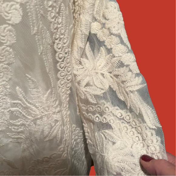 ULTRA PINK Women’s Lace Top - Picture 3 of 5